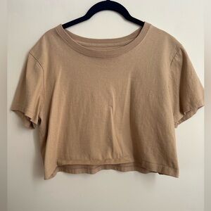Urban Outfitters boyfriend cropped boxy tee in Tan. Size L. Never worn
